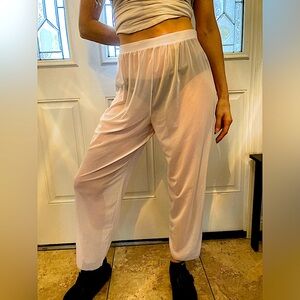 Beautiful see-thru Lace!!!  high waisted pant size xl white soft cool wide leg👖